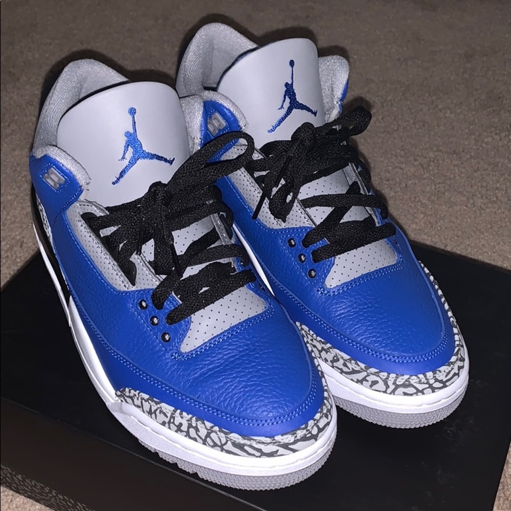 Jordan blue cement 3’s